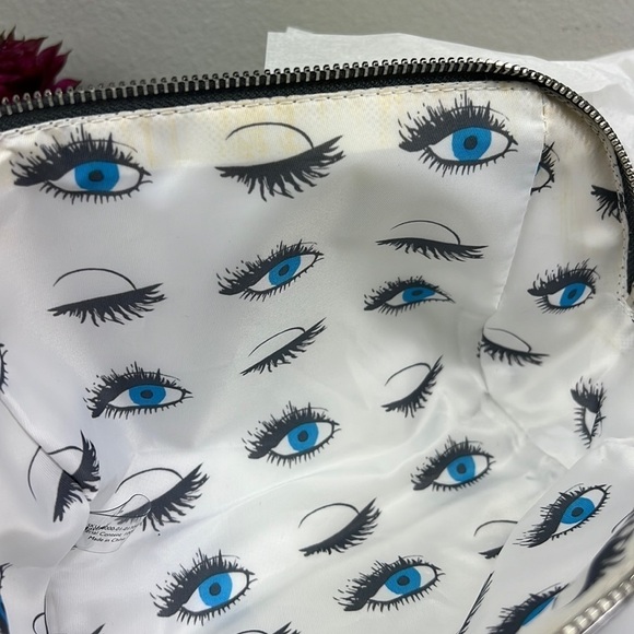 NWT Rodan + Fields Cosmetic Bag Silver with Tassel - Picture 8 of 10